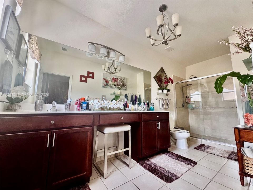En Venta: $435,500 (3 camas, 2 baños, 1740 Pies cuadrados)