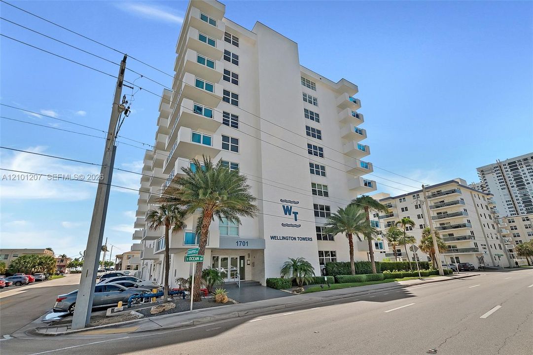 For Sale: $395,000 (2 beds, 2 baths, 1320 Square Feet)