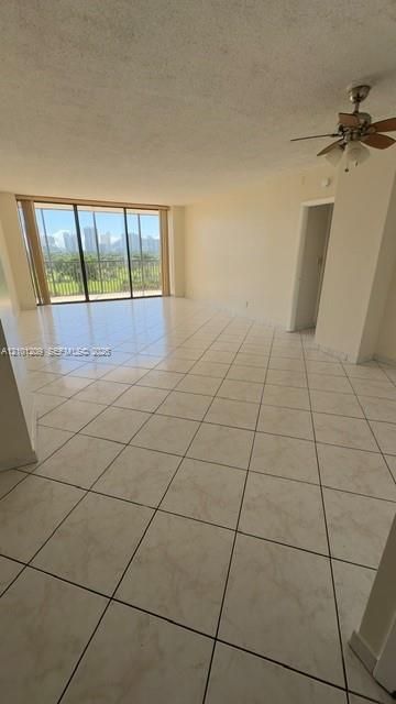 En Venta: $349,000 (2 camas, 2 baños, 1313 Pies cuadrados)