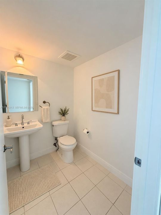 For Rent: $3,700 (2 beds, 2 baths, 1310 Square Feet)