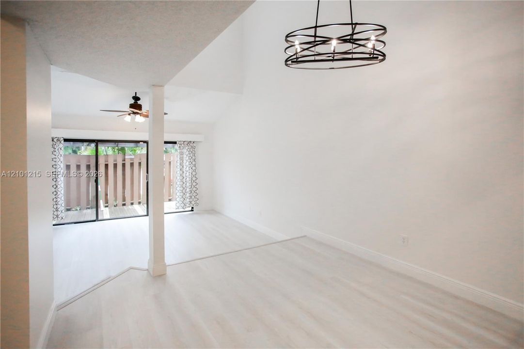 В аренду: $3,000 (3 спален, 2 ванн, 1652 Квадратных фут)