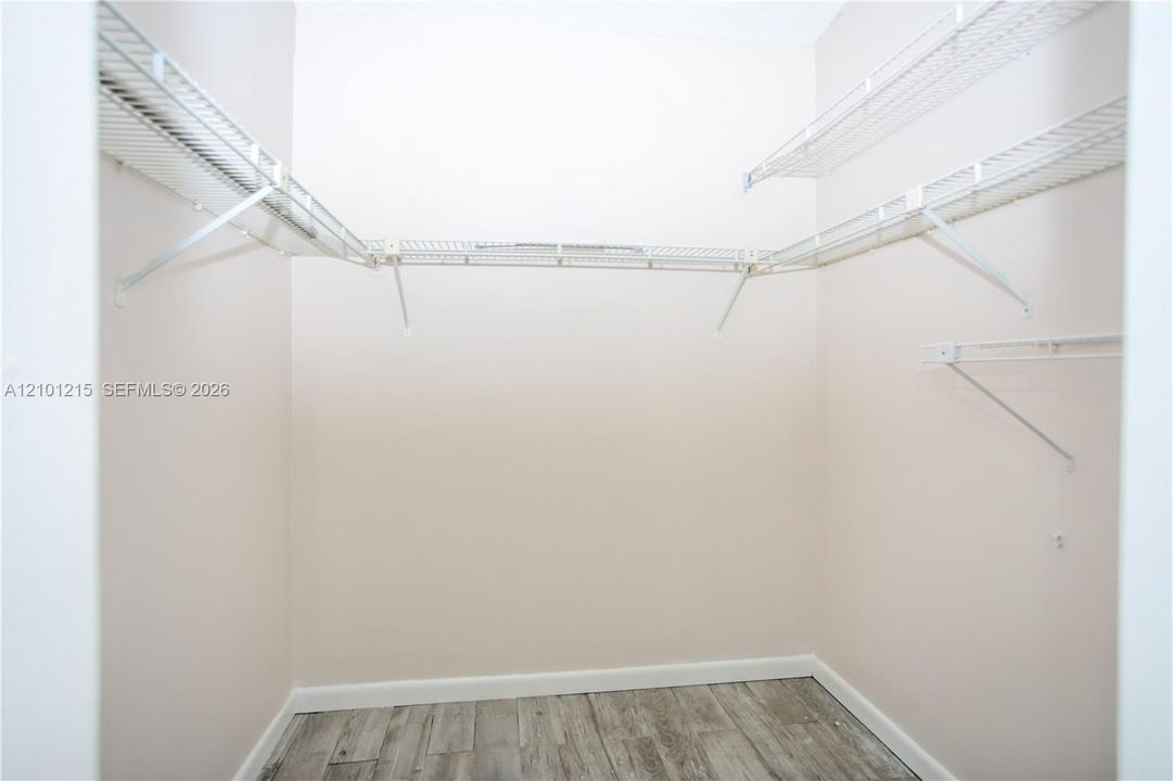 В аренду: $3,000 (3 спален, 2 ванн, 1652 Квадратных фут)