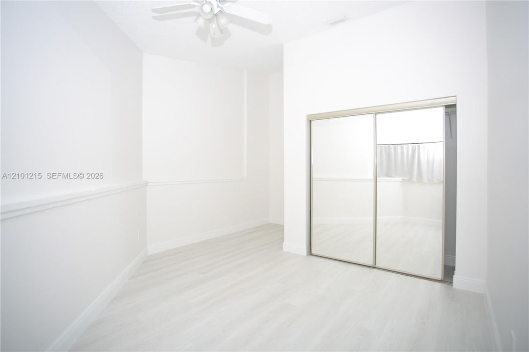 В аренду: $3,000 (3 спален, 2 ванн, 1652 Квадратных фут)