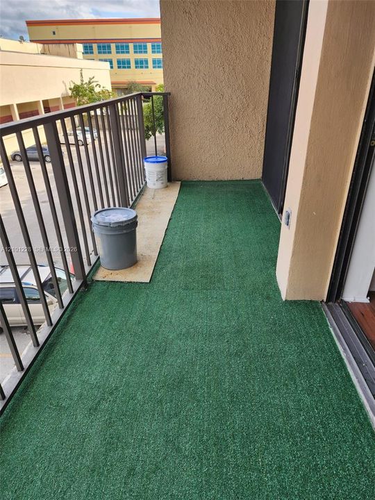 For Rent: $1,600 (1 beds, 1 baths, 724 Square Feet)