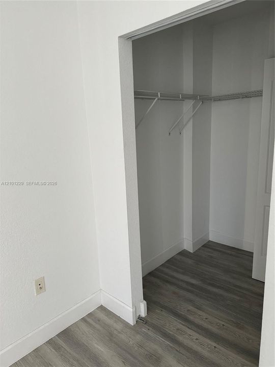 For Sale: $295,000 (1 beds, 1 baths, 745 Square Feet)