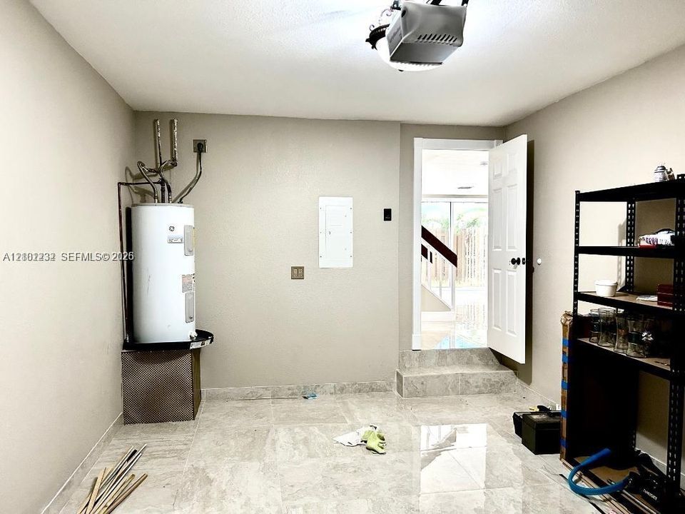 For Sale: $390,000 (4 beds, 2 baths, 2080 Square Feet)