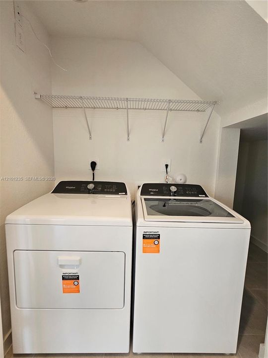 For Rent: $2,600 (3 beds, 2 baths, 1448 Square Feet)