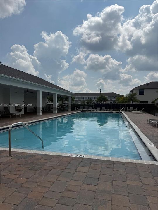 For Rent: $2,600 (3 beds, 2 baths, 1448 Square Feet)