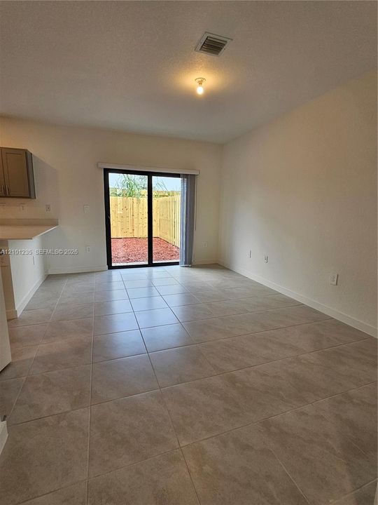 For Rent: $2,600 (3 beds, 2 baths, 1448 Square Feet)