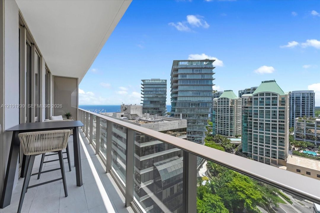 For Rent: $11,000 (2 beds, 2 baths, 847 Square Feet)