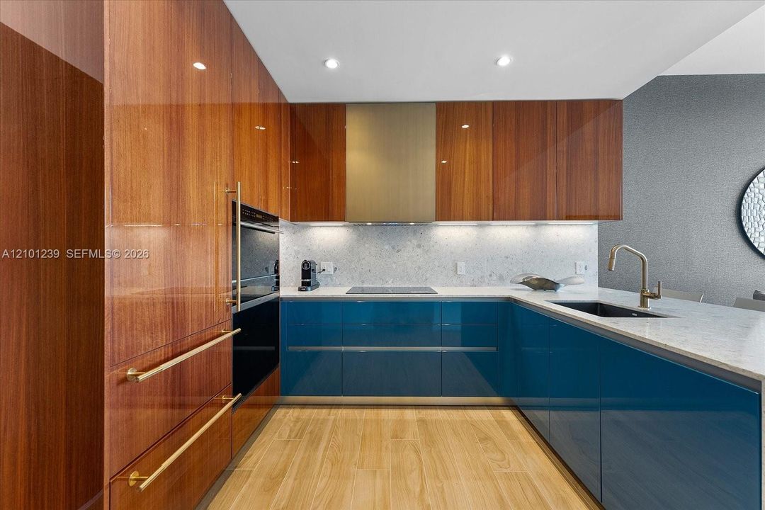 For Rent: $11,000 (2 beds, 2 baths, 847 Square Feet)
