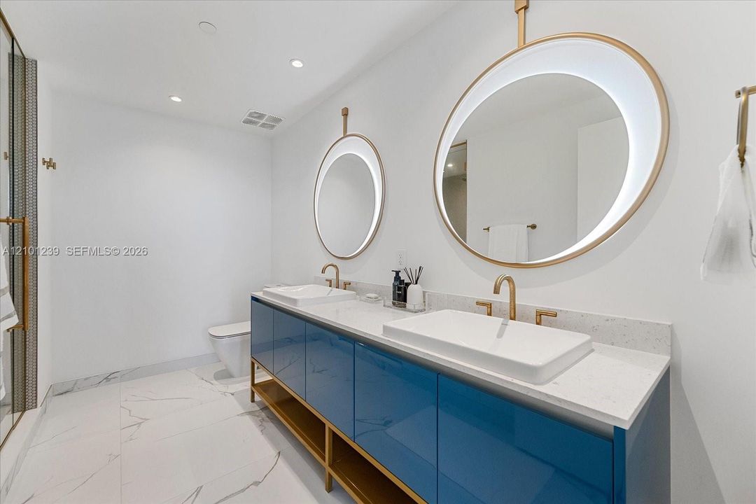 For Rent: $11,000 (2 beds, 2 baths, 847 Square Feet)