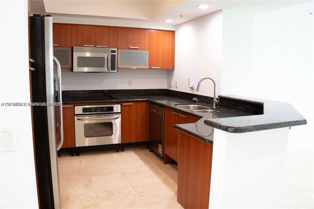 For Rent: $3,250 (2 beds, 2 baths, 1763 Square Feet)