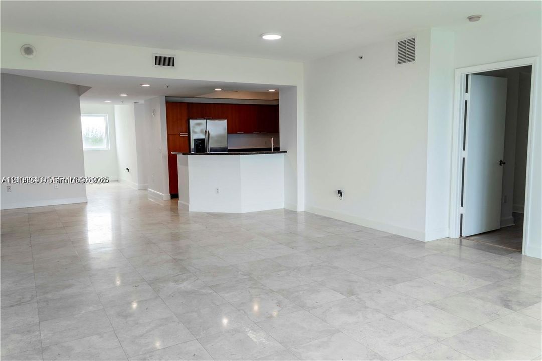 For Rent: $3,250 (2 beds, 2 baths, 1763 Square Feet)