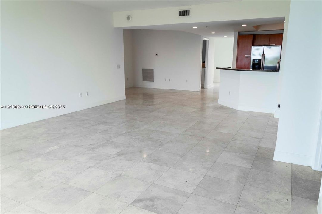 For Rent: $3,250 (2 beds, 2 baths, 1763 Square Feet)
