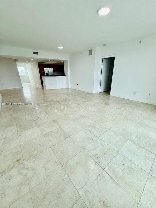 For Rent: $3,250 (2 beds, 2 baths, 1763 Square Feet)