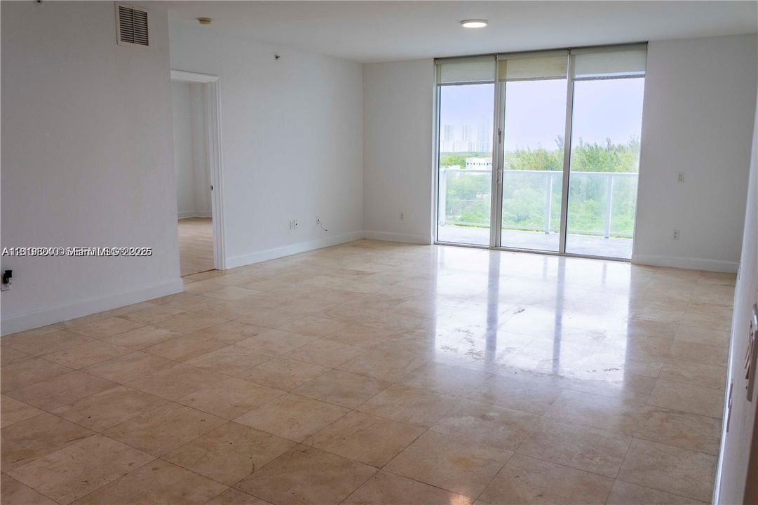 For Rent: $3,250 (2 beds, 2 baths, 1763 Square Feet)