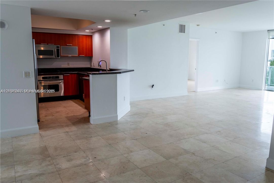 For Rent: $3,250 (2 beds, 2 baths, 1763 Square Feet)