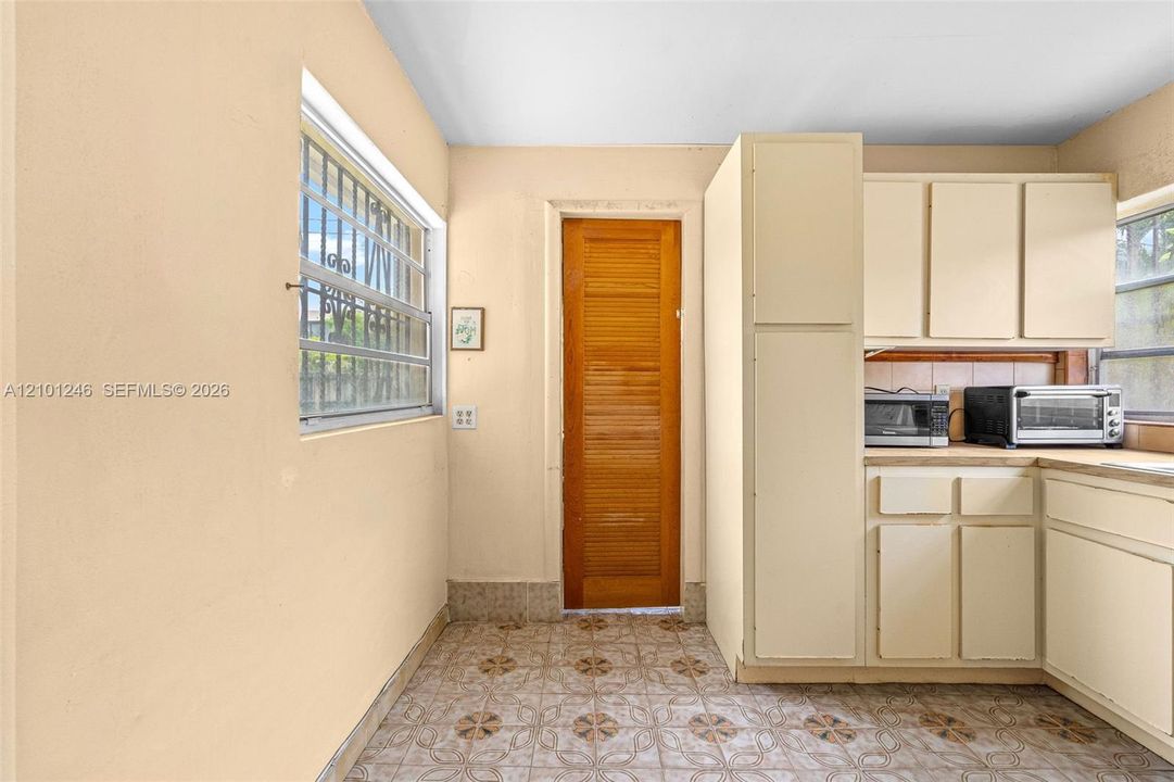 На продажу: $759,000 (4 спален, 3 ванн, 1925 Квадратных фут)