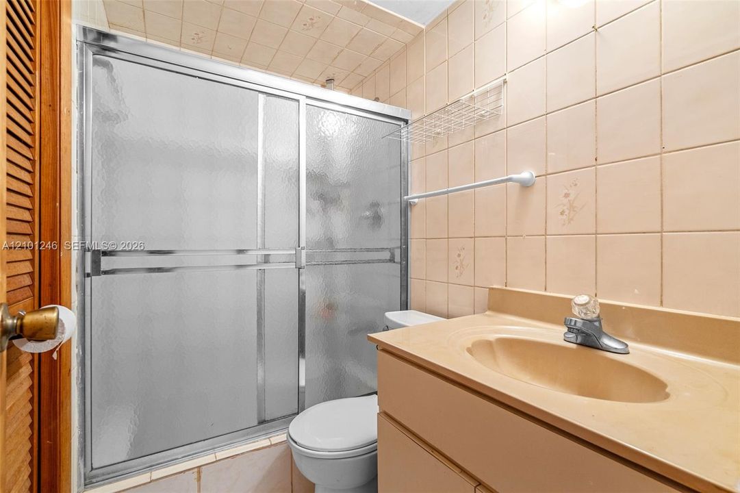 На продажу: $759,000 (4 спален, 3 ванн, 1925 Квадратных фут)