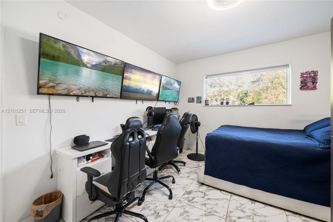 На продажу: $1,349,999 (4 спален, 2 ванн, 1871 Квадратных фут)