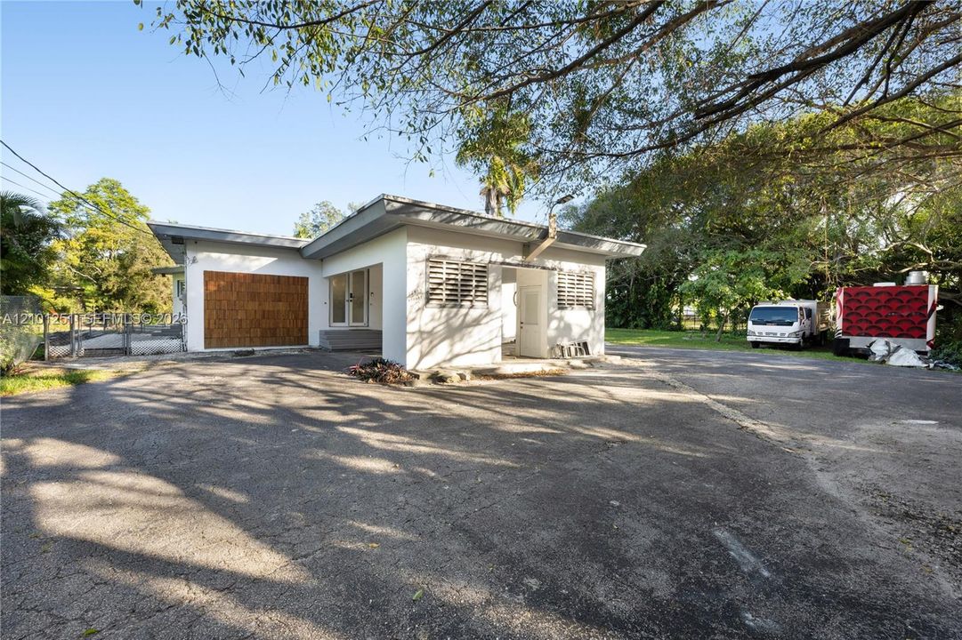 На продажу: $1,349,999 (4 спален, 2 ванн, 1871 Квадратных фут)