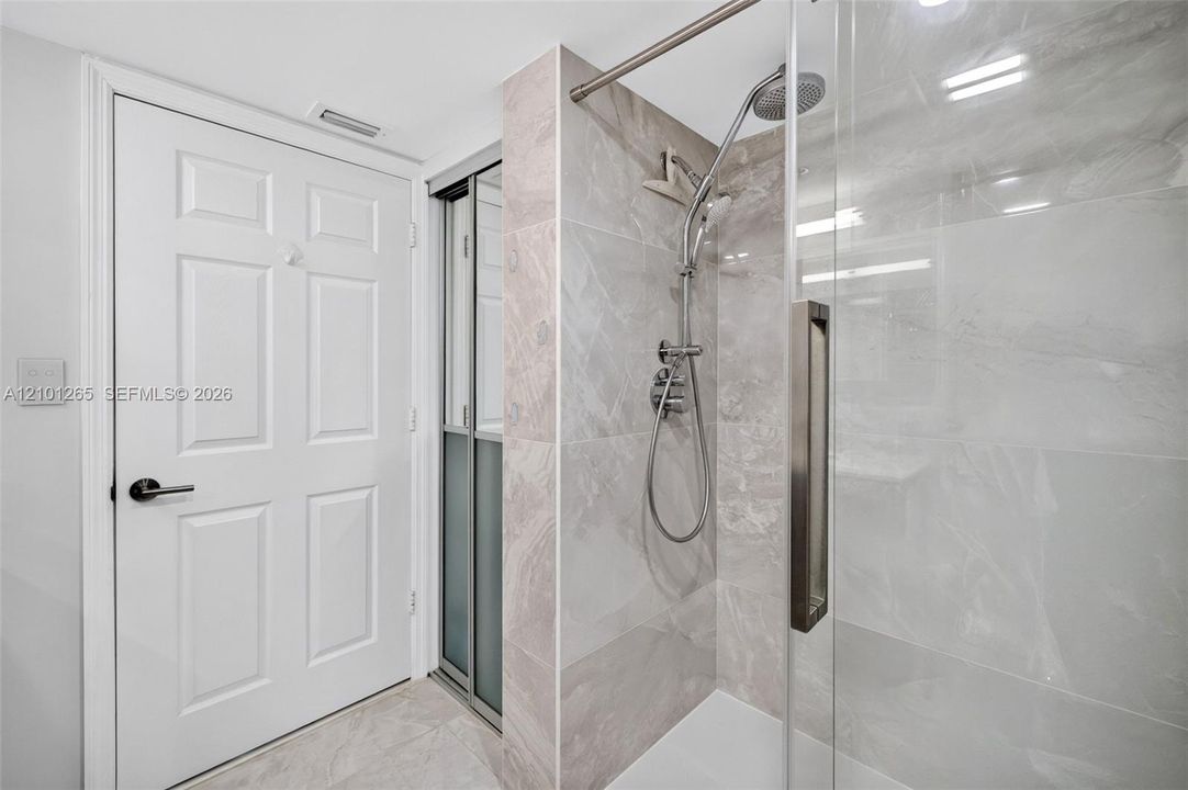 : $349,000 (2 camas, 2 baños, 1138 Pies cuadrados)