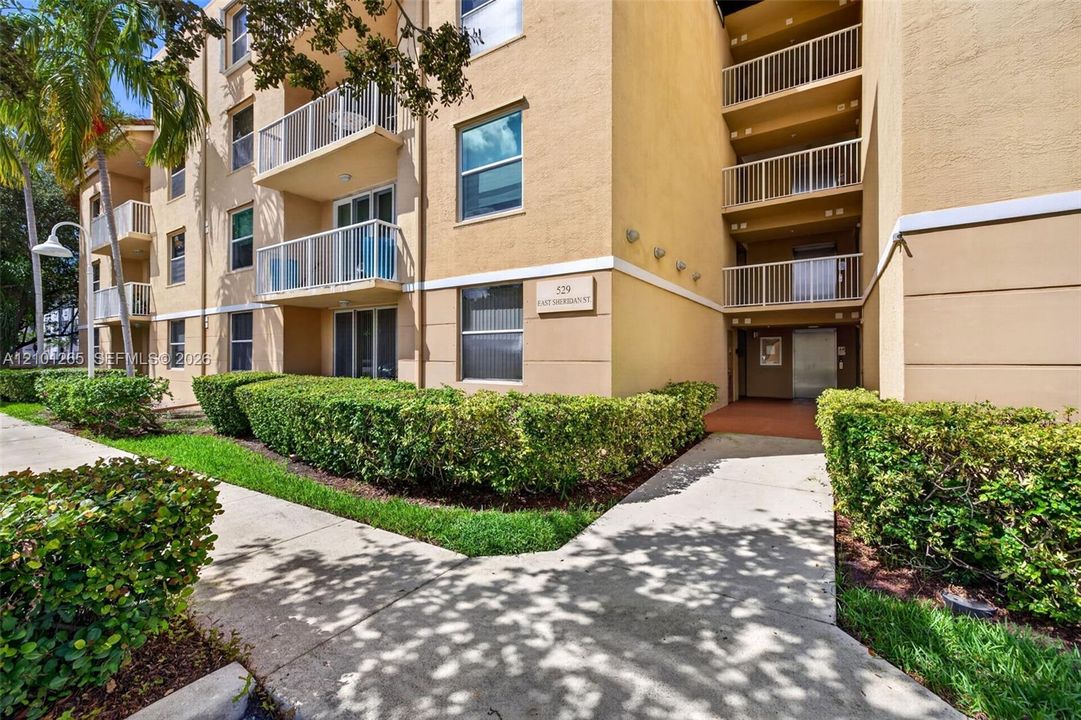 : $349,000 (2 camas, 2 baños, 1138 Pies cuadrados)