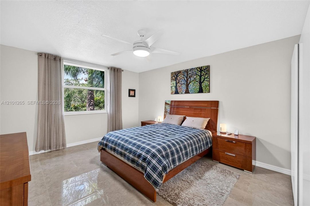 : $349,000 (2 camas, 2 baños, 1138 Pies cuadrados)