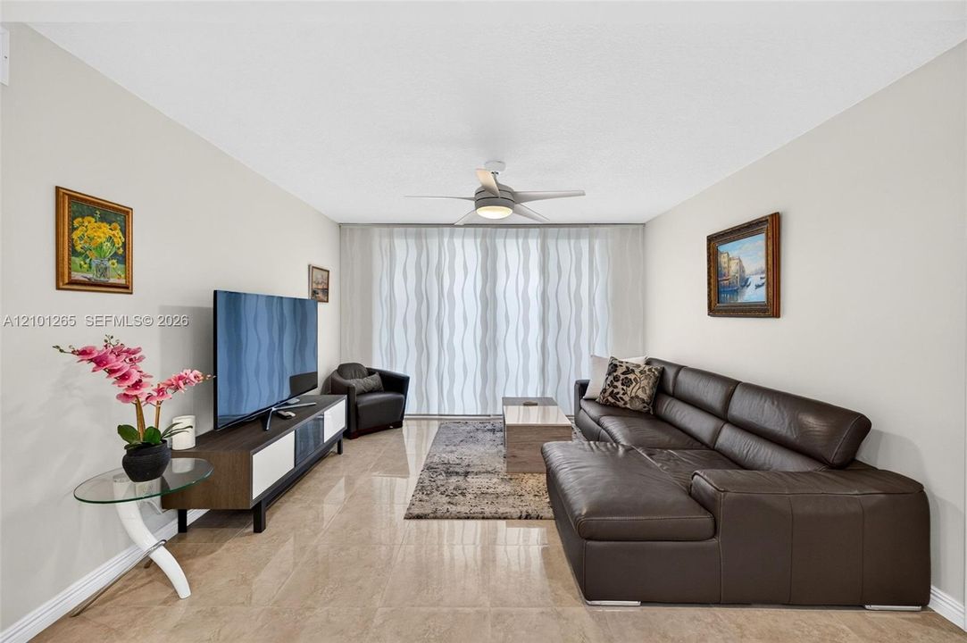 : $349,000 (2 camas, 2 baños, 1138 Pies cuadrados)