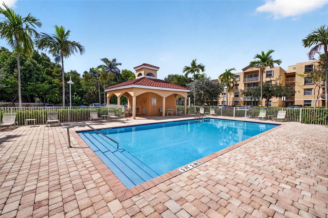 : $349,000 (2 camas, 2 baños, 1138 Pies cuadrados)