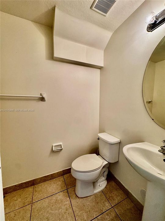 В аренду: $3,100 (3 спален, 2 ванн, 1829 Квадратных фут)