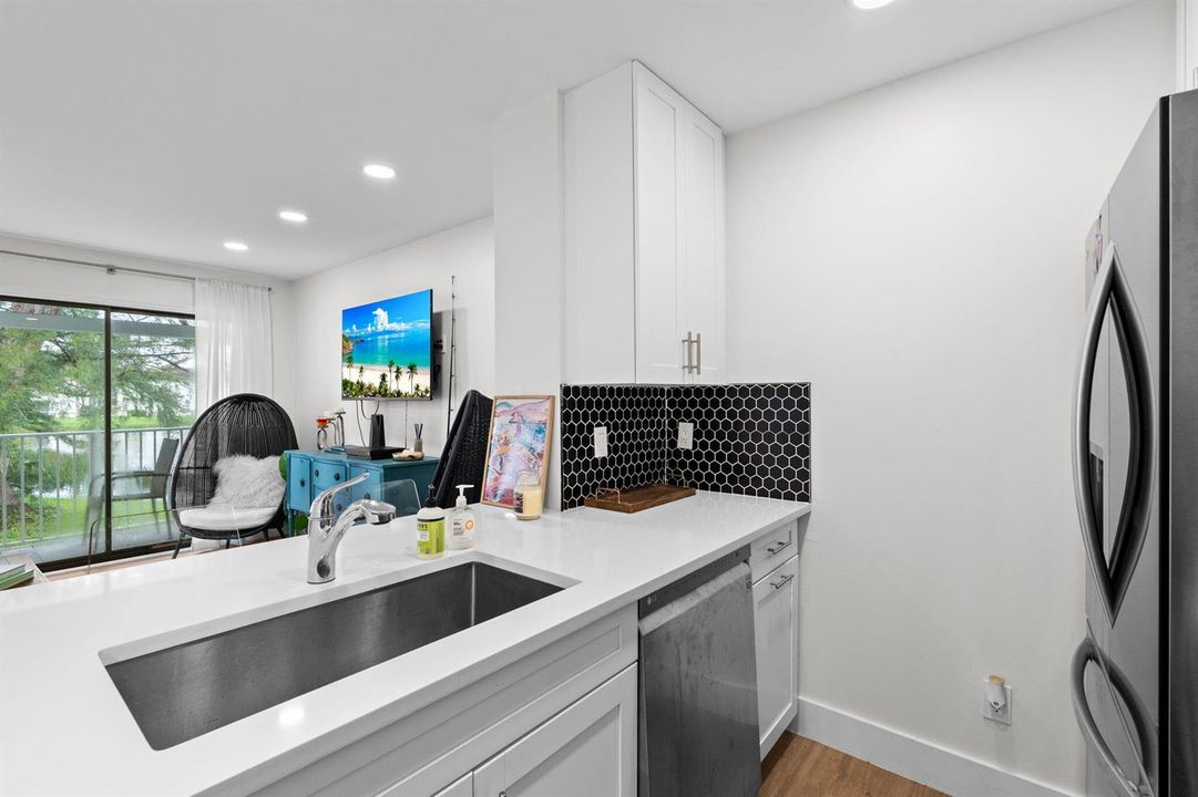 11-web-or-mls-A7409619