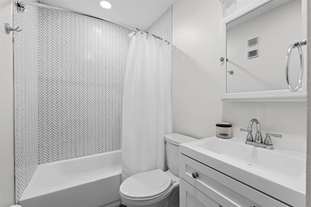 7-web-or-mls-A7409574
