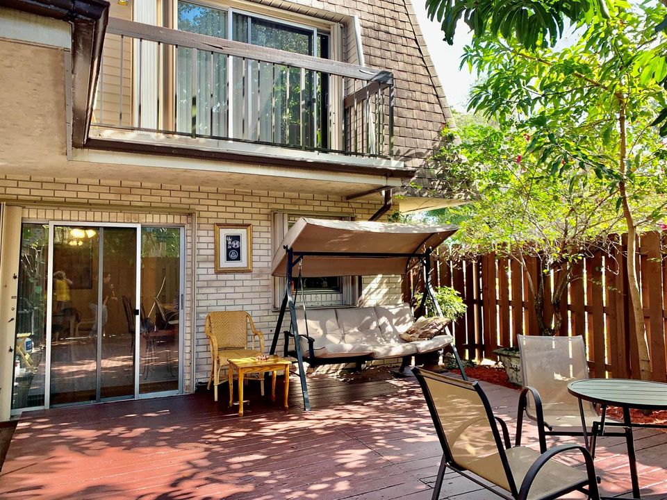 Porch & Balcony