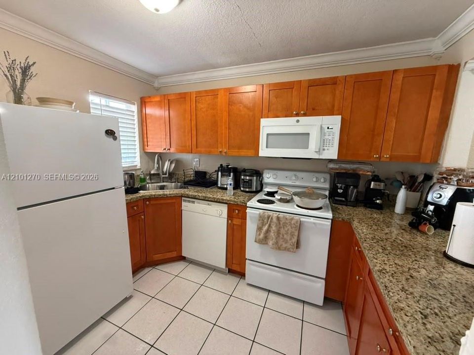 For Rent: $2,250 (2 beds, 1 baths, 1024 Square Feet)