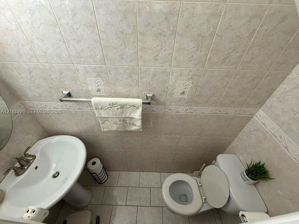 For Rent: $2,250 (2 beds, 1 baths, 1024 Square Feet)