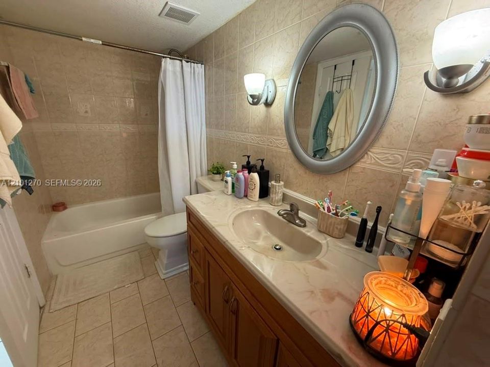 For Rent: $2,250 (2 beds, 1 baths, 1024 Square Feet)