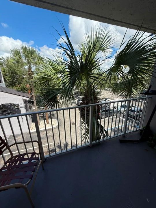 For Rent: $2,250 (2 beds, 1 baths, 1024 Square Feet)