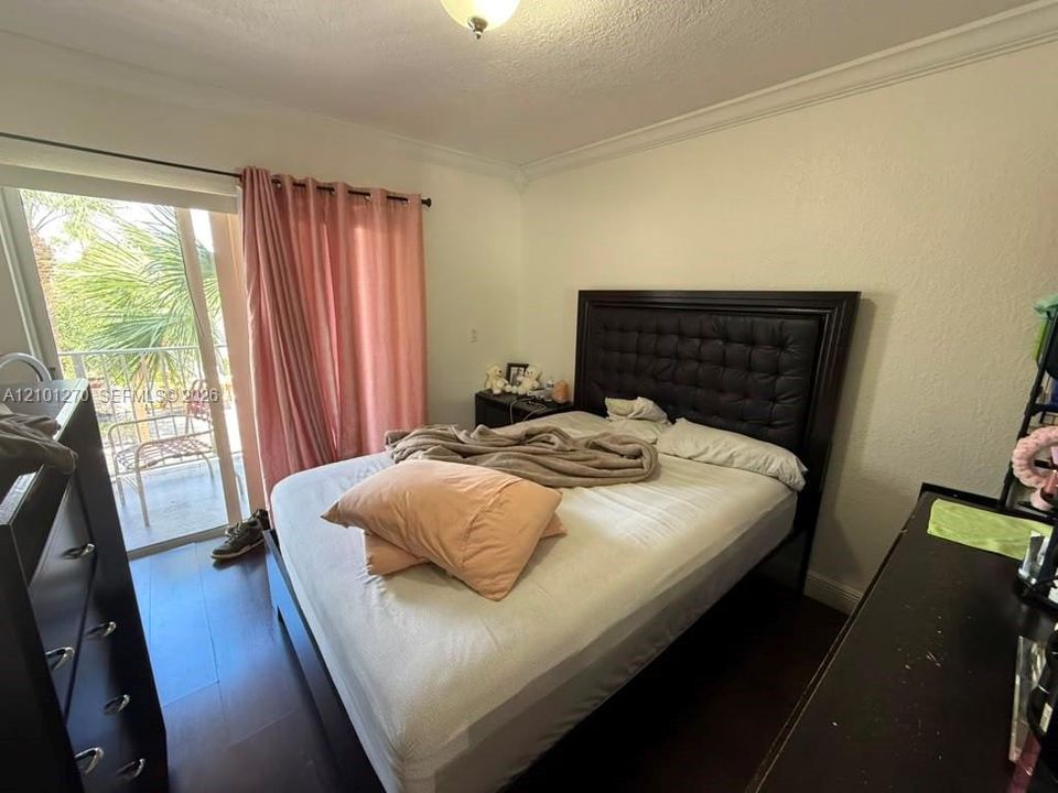 For Rent: $2,250 (2 beds, 1 baths, 1024 Square Feet)
