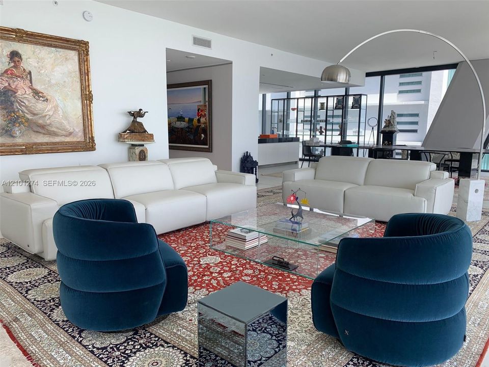 For Sale: $6,995,000 (4 beds, 5 baths, 4600 Square Feet)
