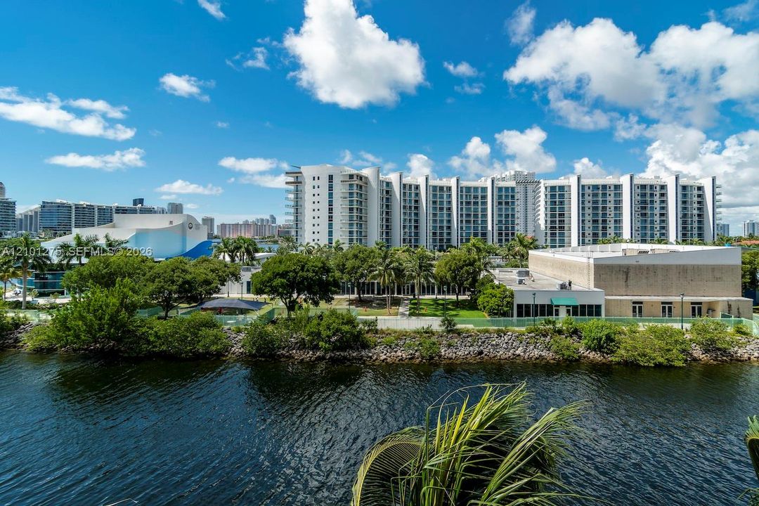 На продажу: $845,000 (1 спален, 2 ванн, 990 Квадратных фут)