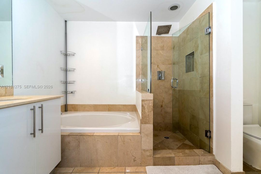 На продажу: $845,000 (1 спален, 2 ванн, 990 Квадратных фут)