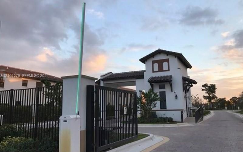 For Rent: $4,200 (4 beds, 3 baths, 1757 Square Feet)