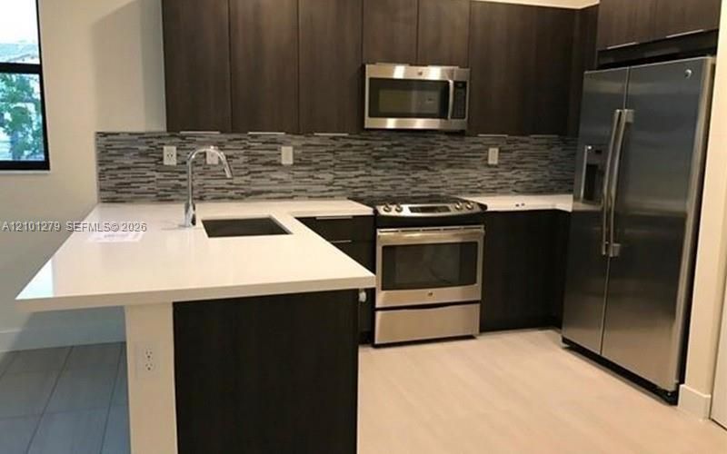 For Rent: $4,200 (4 beds, 3 baths, 1757 Square Feet)