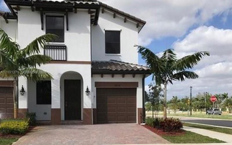 For Rent: $4,200 (4 beds, 3 baths, 1757 Square Feet)