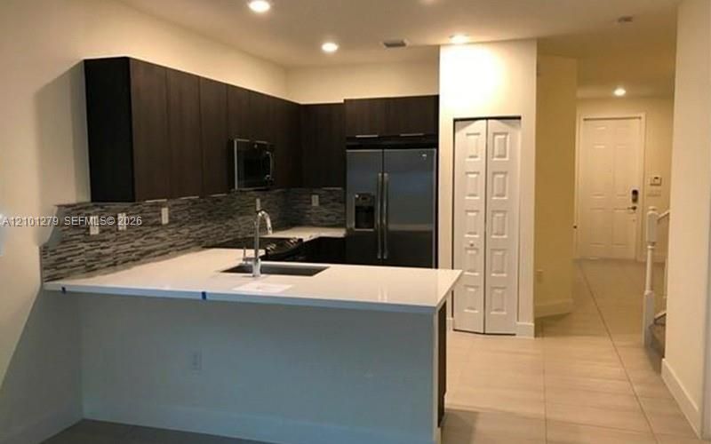 For Rent: $4,200 (4 beds, 3 baths, 1757 Square Feet)