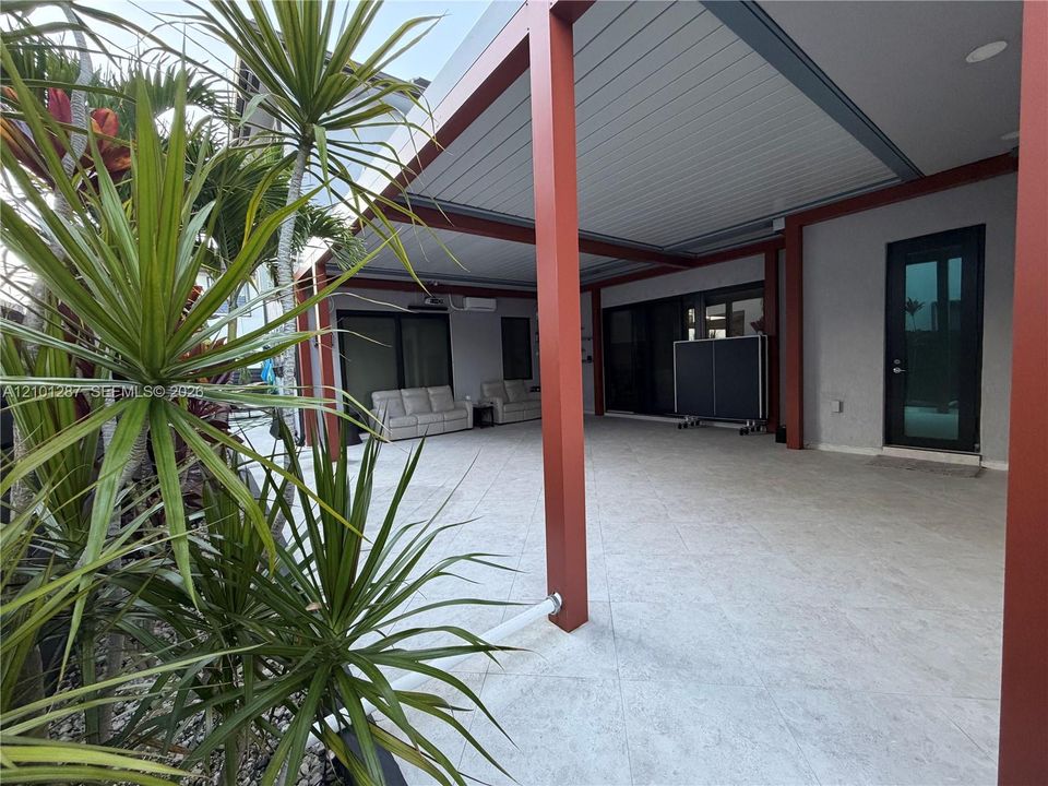 En Venta: $1,400,000 (5 camas, 3 baños, 3082 Pies cuadrados)