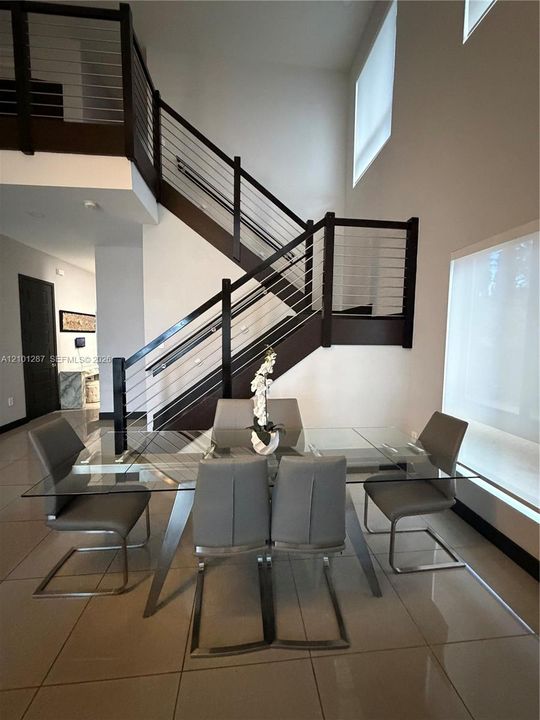 En Venta: $1,400,000 (5 camas, 3 baños, 3082 Pies cuadrados)