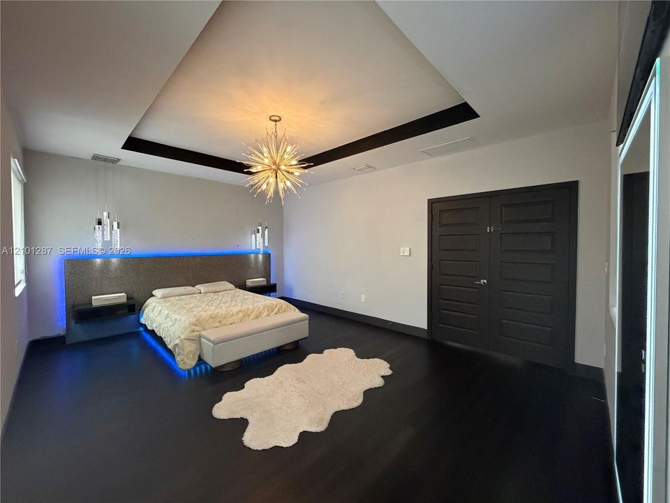 En Venta: $1,400,000 (5 camas, 3 baños, 3082 Pies cuadrados)
